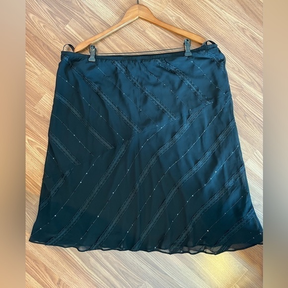 Black Patra Skirt - Picture 10 of 12